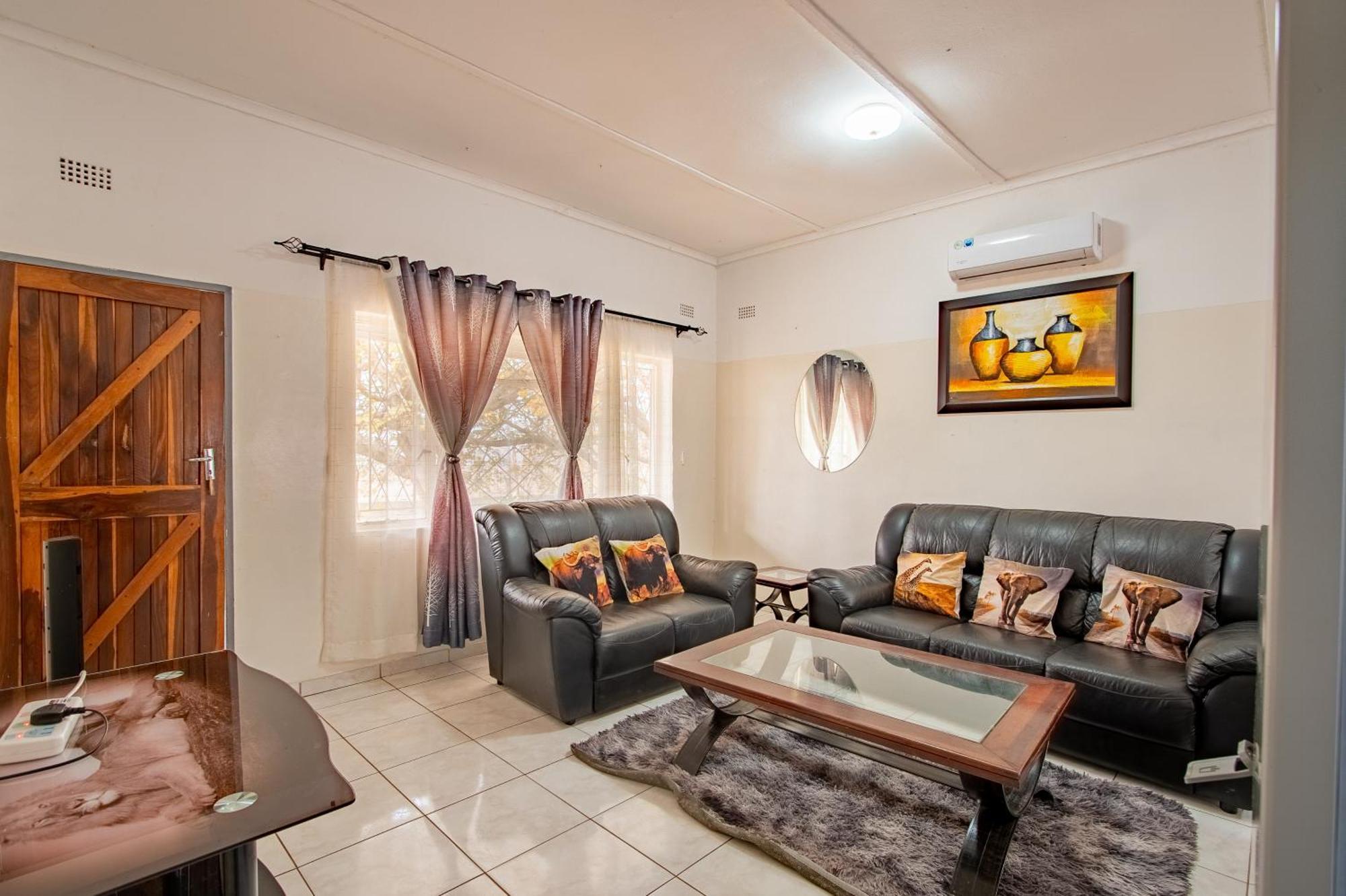 Wood Road Guest Lodge Victoria Falls Dış mekan fotoğraf